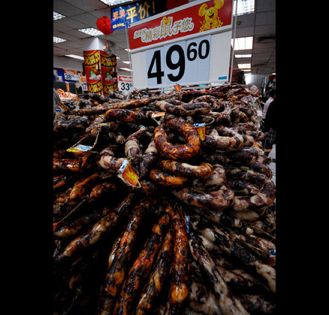Những đồ ăn kỳ lạ được bày bán ở Trung Quốc
